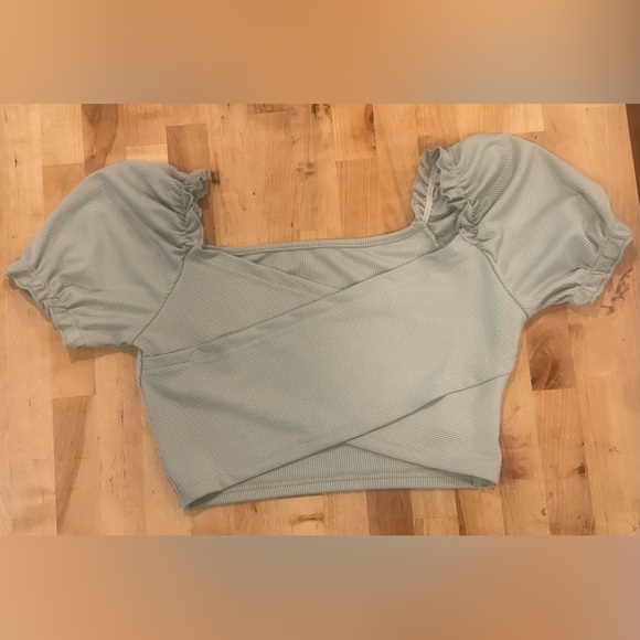 SHEIN Sage Green Wrap Cross Front Rib Puff Sleeve Crop Top (NWOT) - Picture 6 of 6